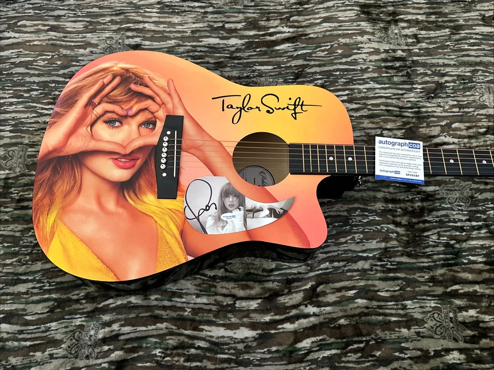 🎄🚨Rare TAYLOR SWIFT Signed CUSTOM FULL SIZE Acoustic Guitar Country ACOA🚨🎁🎅, изображение 3