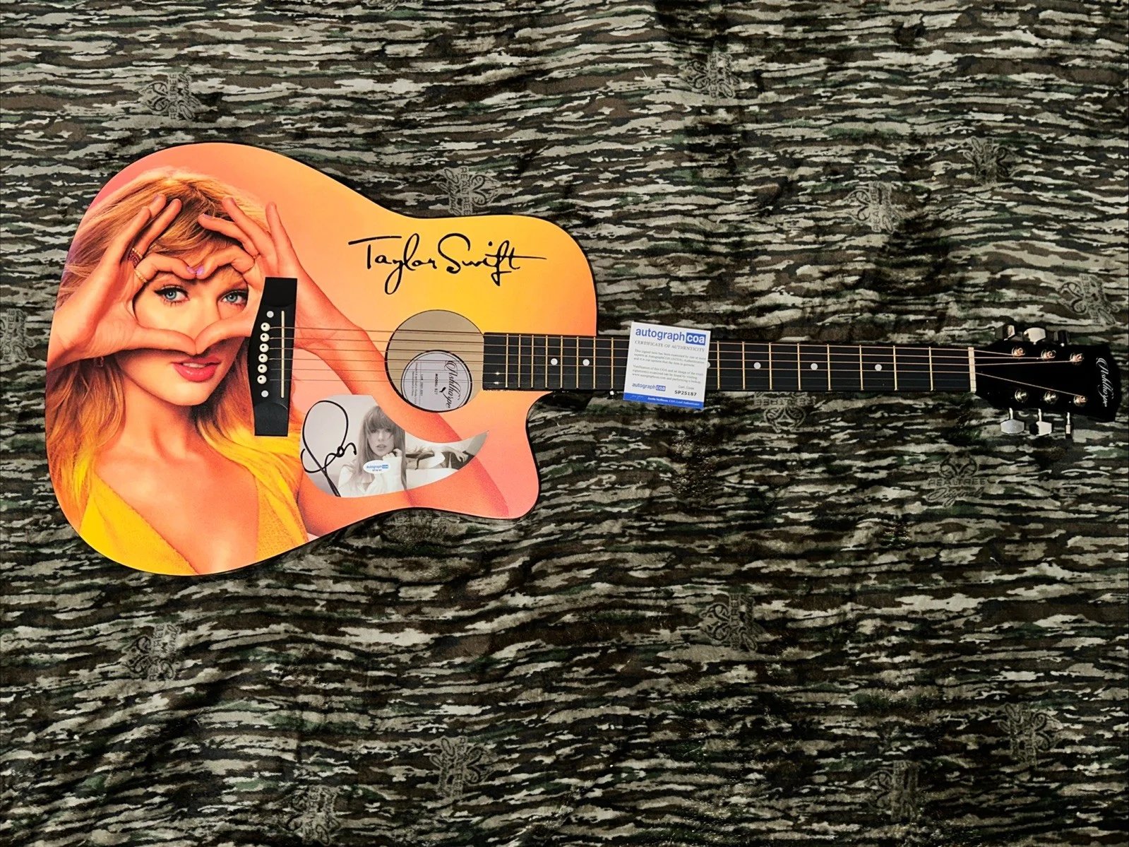 🎄🚨Rare TAYLOR SWIFT Signed CUSTOM FULL SIZE Acoustic Guitar Country ACOA🚨🎁🎅, изображение 5