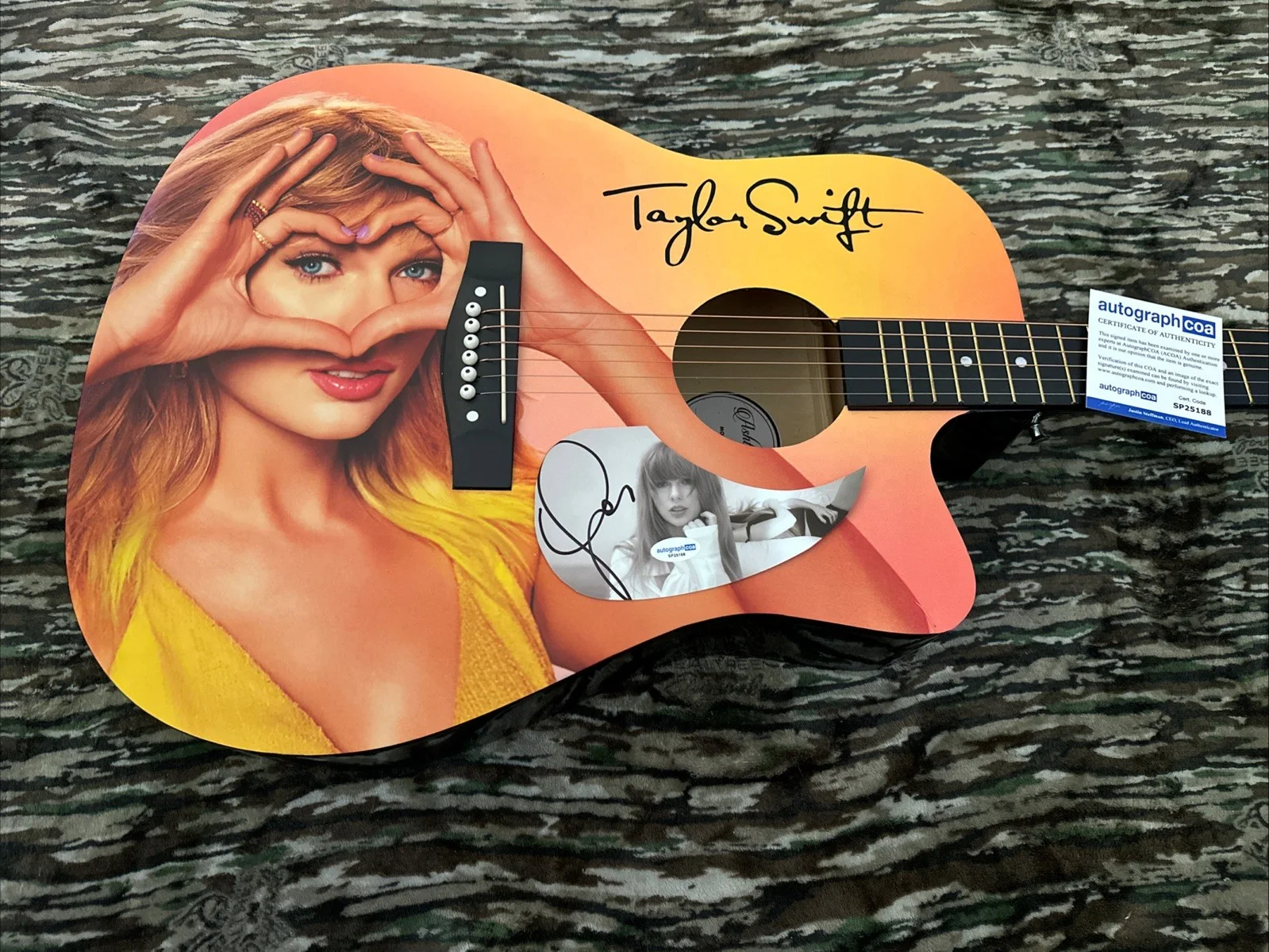 🎄🚨Rare TAYLOR SWIFT Signed CUSTOM FULL SIZE Acoustic Guitar Country ACOA🚨🎁🎅, изображение 2