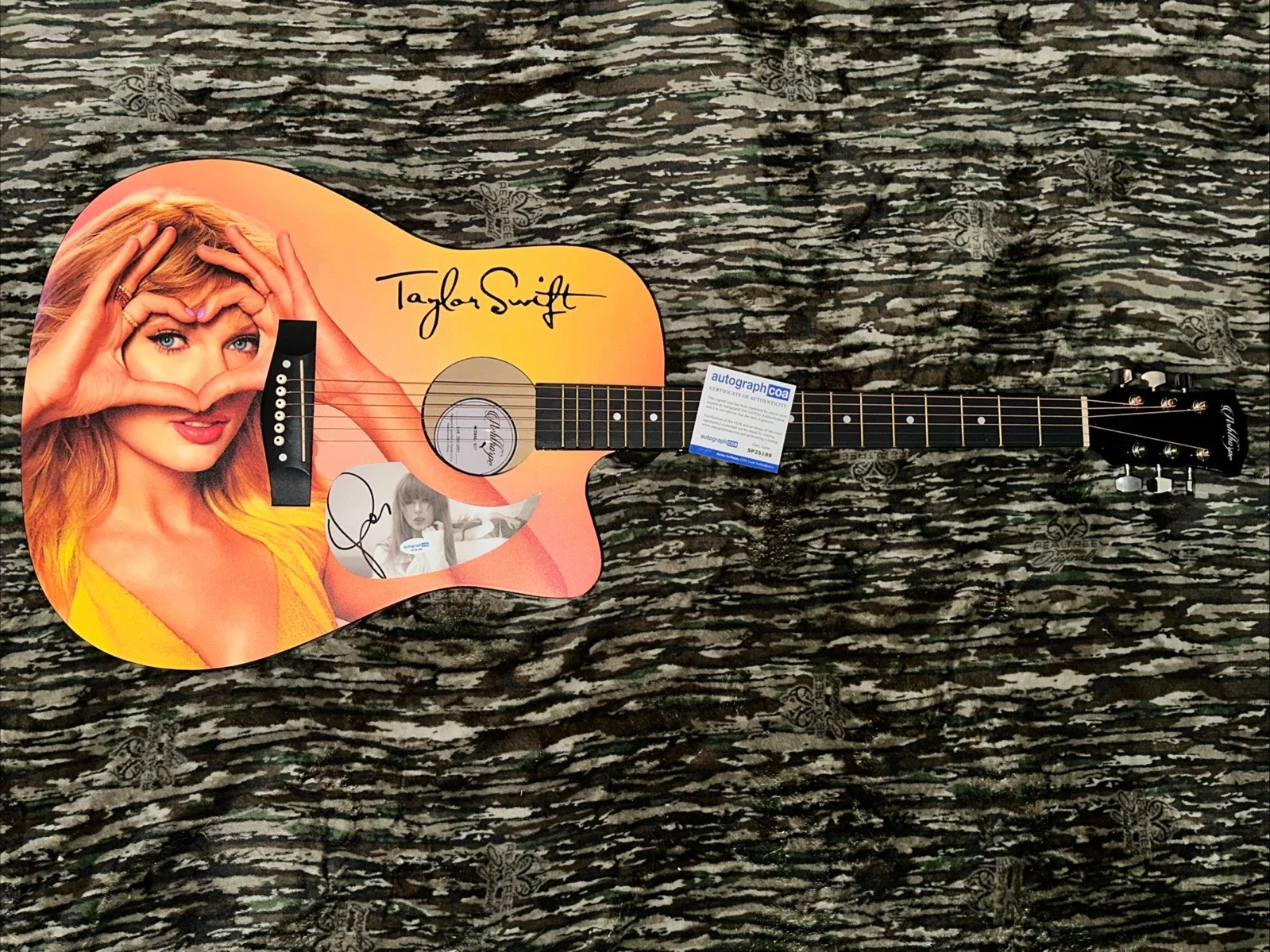 🎄🚨Rare TAYLOR SWIFT Signed CUSTOM FULL SIZE Acoustic Guitar Country ACOA🚨🎁🎅, изображение 4