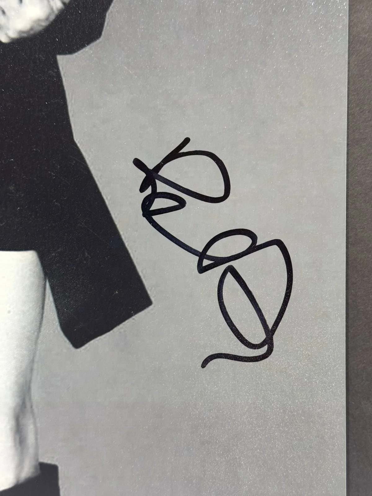 REBECCA FERGUSON SIGNED 11X14 PHOTO AUTO BEAUTIFUL SEXY BECKETT BAS COA, изображение 3