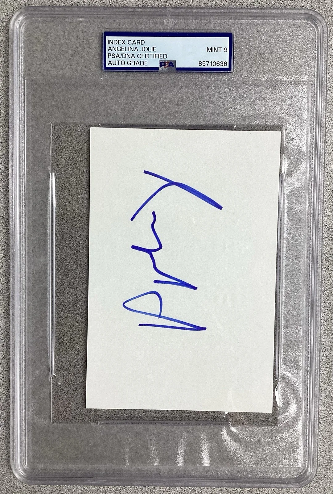 Angelina Jolie — Angelina Jolie Signed Index Card Movie Actor Tomb Raider Autograph PSA/DNA 9