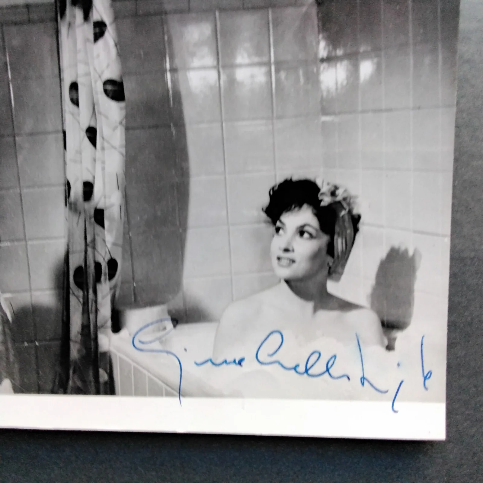 Gina Lollobrigida SIGNED Photo 60s Movie Actress The Unfaithful Trapeze Sheba, изображение 3