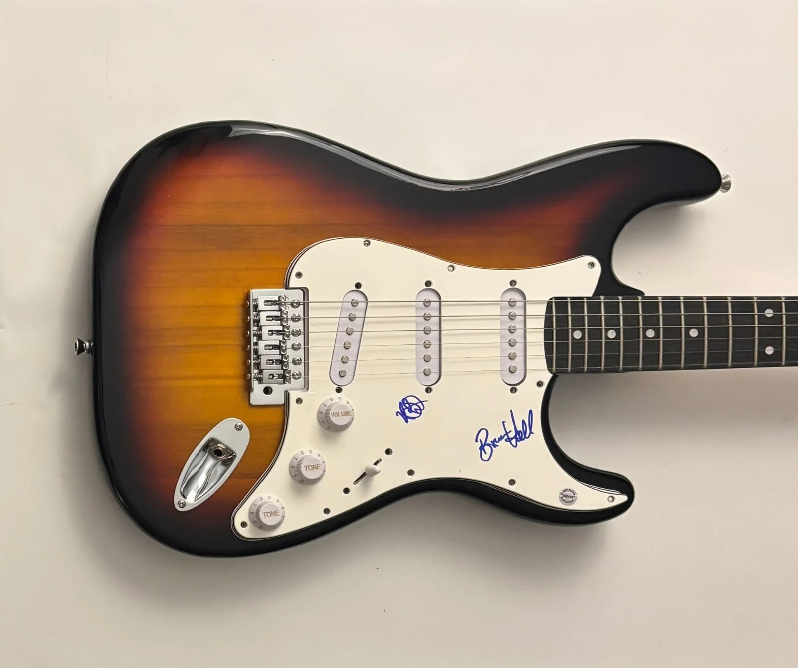 GFA Bruce Hall & Neal Doughty * REO SPEEDWAGON * Band Signed Electric Guitar COA, image 2