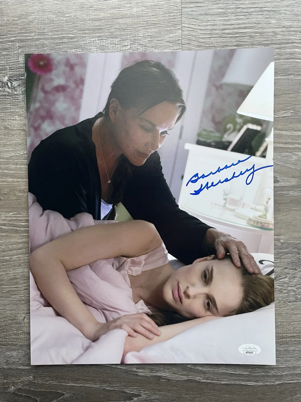 Barbara Hershey — Barbara Hershey Signed Black Swan 11x14 Movie Photo JSA COA, изображение 2