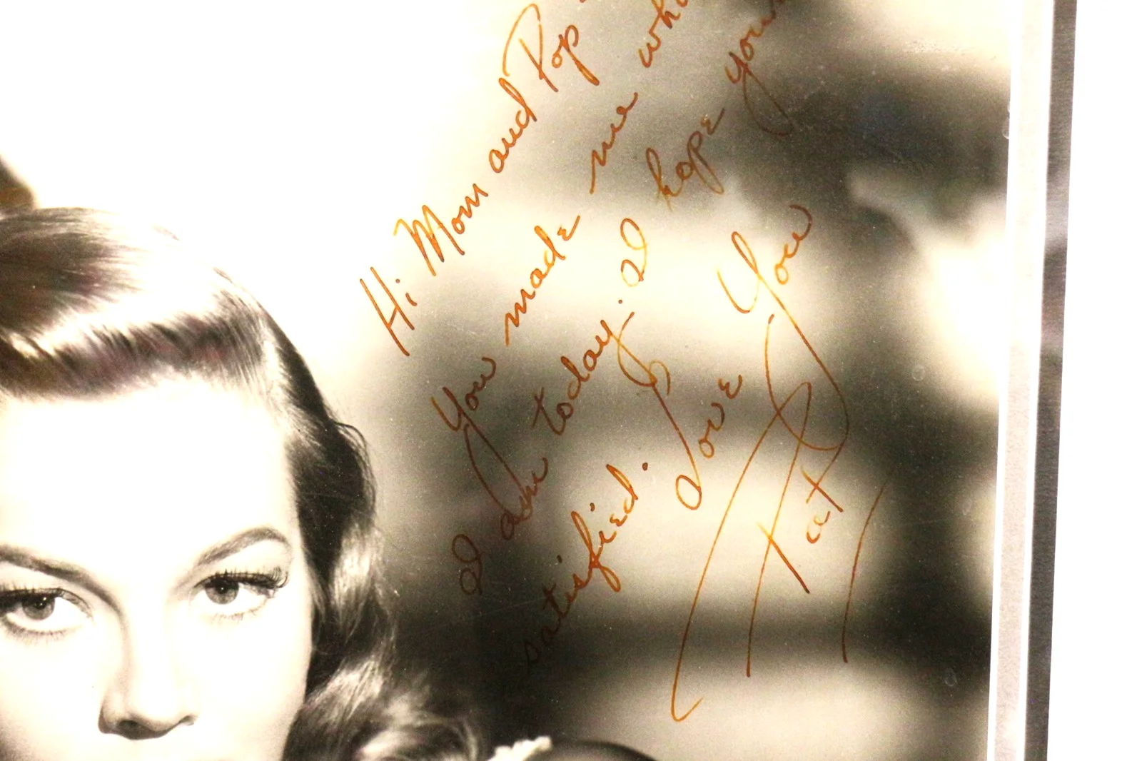 Patricia Wymore — Patricia Wymore Autographed Studio Portrait 16" x 20" in Glass Frame22.75" x 25", изображение 3