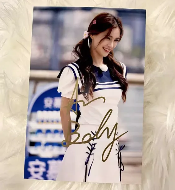 杨颖 6-Inch Celebrity Autographed Photo Yang Ying Signature Photo, image 4