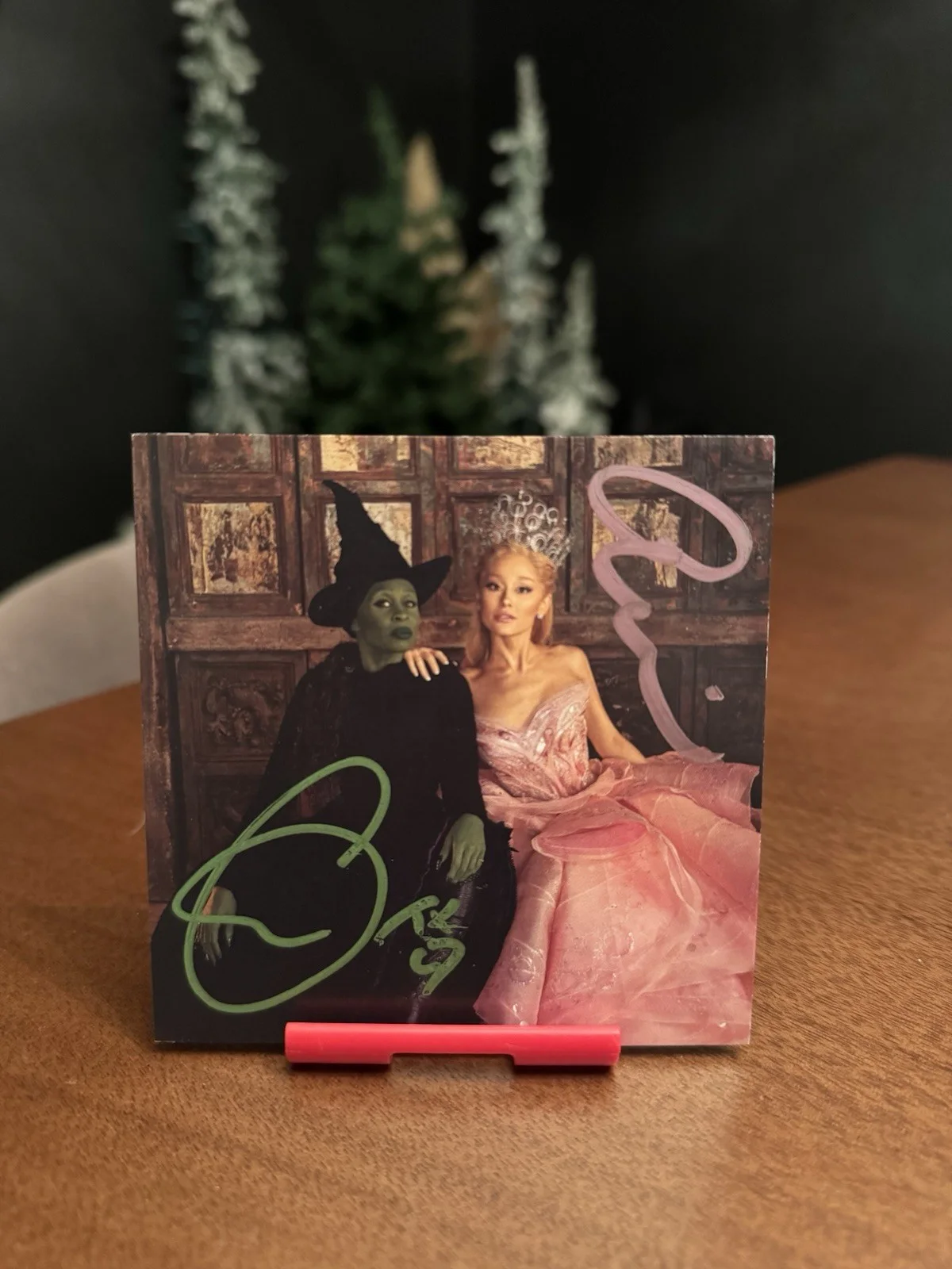 Wicked Soundtrack Signed CD Insert Ariana Grande Cynthia Erivo Pink Green Pen, изображение 2