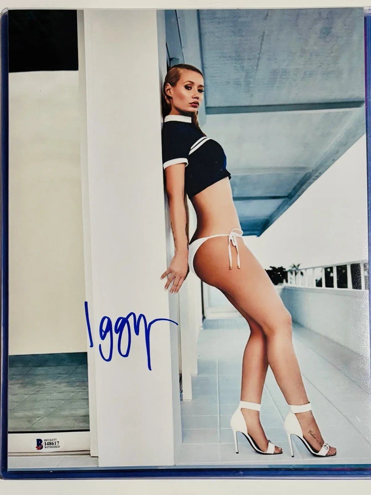 Iqqy Azalea Signed 11x14 Beckett, image 3