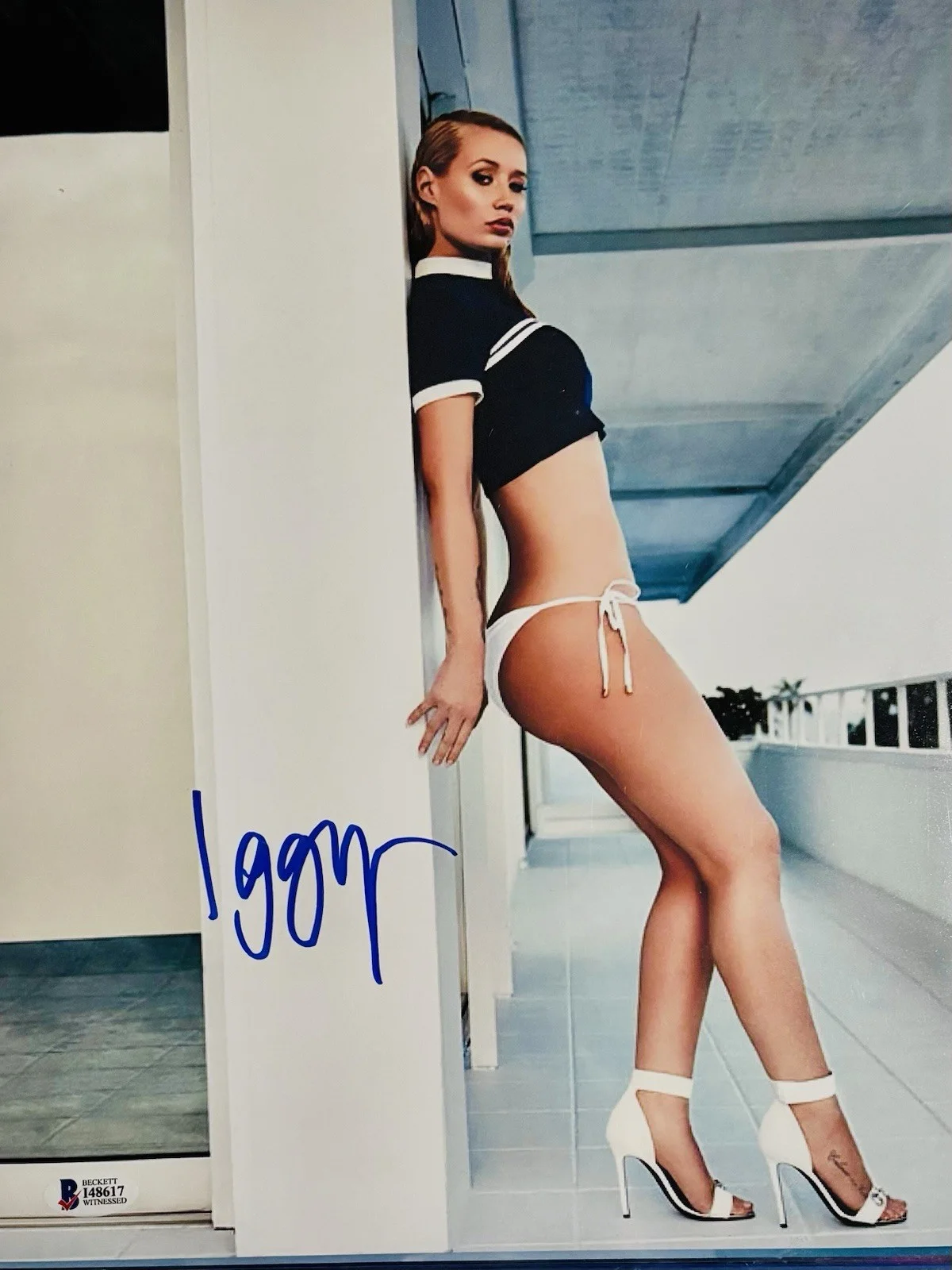 Iqqy Azalea Signed 11x14 Beckett, image 4