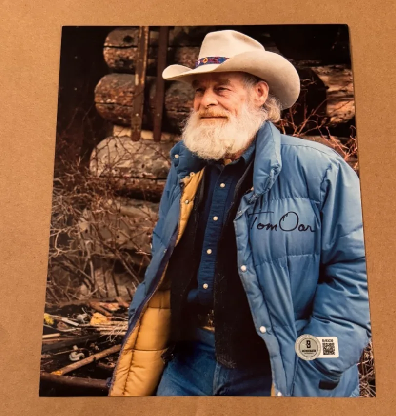 TOM OAR — TOM OAR- SIGNED MOUNTAIN MEN 8X10 PHOTO BECKETT CERTIFIED #2