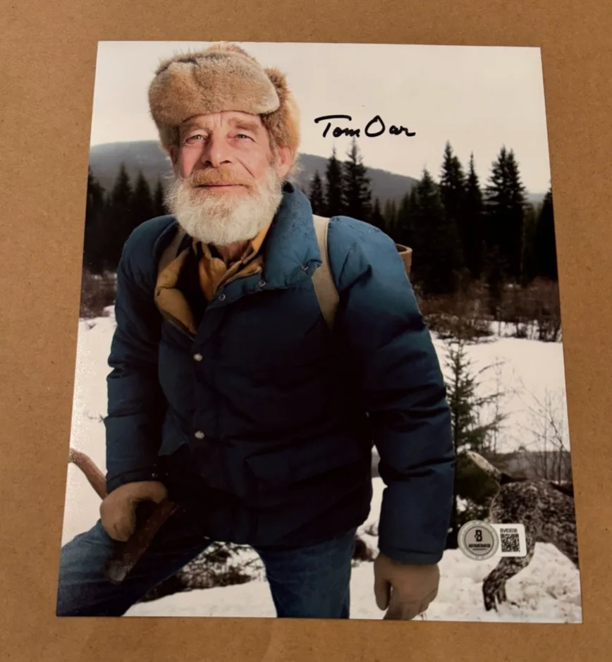 TOM OAR — TOM OAR- SIGNED MOUNTAIN MEN 8X10 PHOTO BECKETT CERTIFIED #3