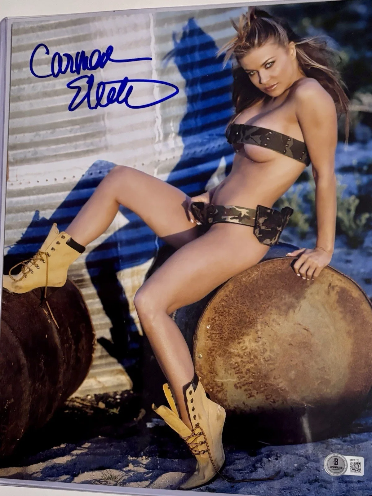 Carmen Electra Signed 11x14 Beckett, image 2