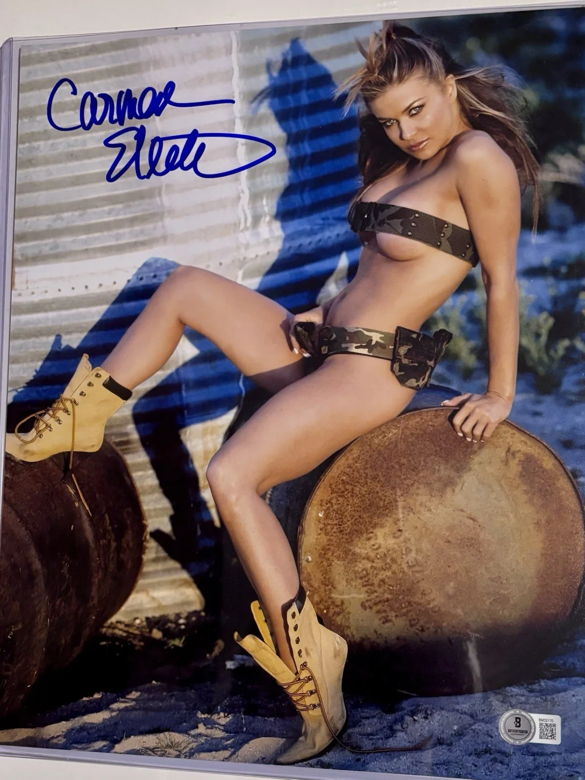 Carmen Electra Signed 11x14 Beckett, image 3
