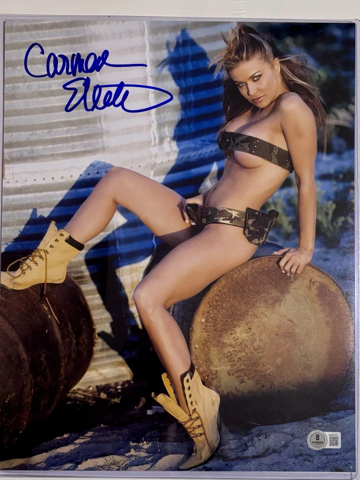 Carmen Electra Signed 11x14 Beckett, image 4