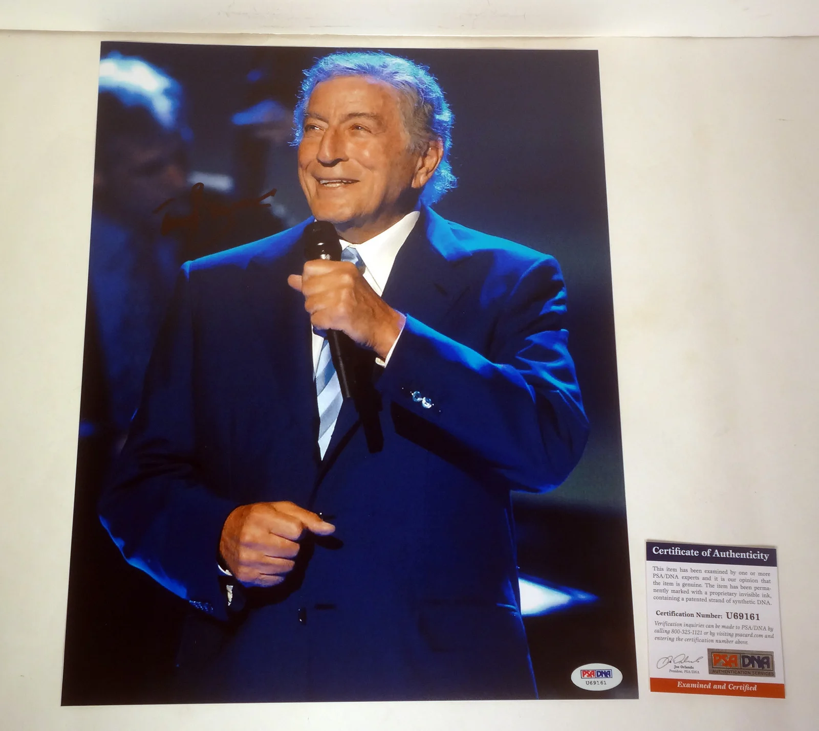 Tony Bennett — Tony Bennett Signed Autograph 11x14 Photo PSA/DNA COA #6