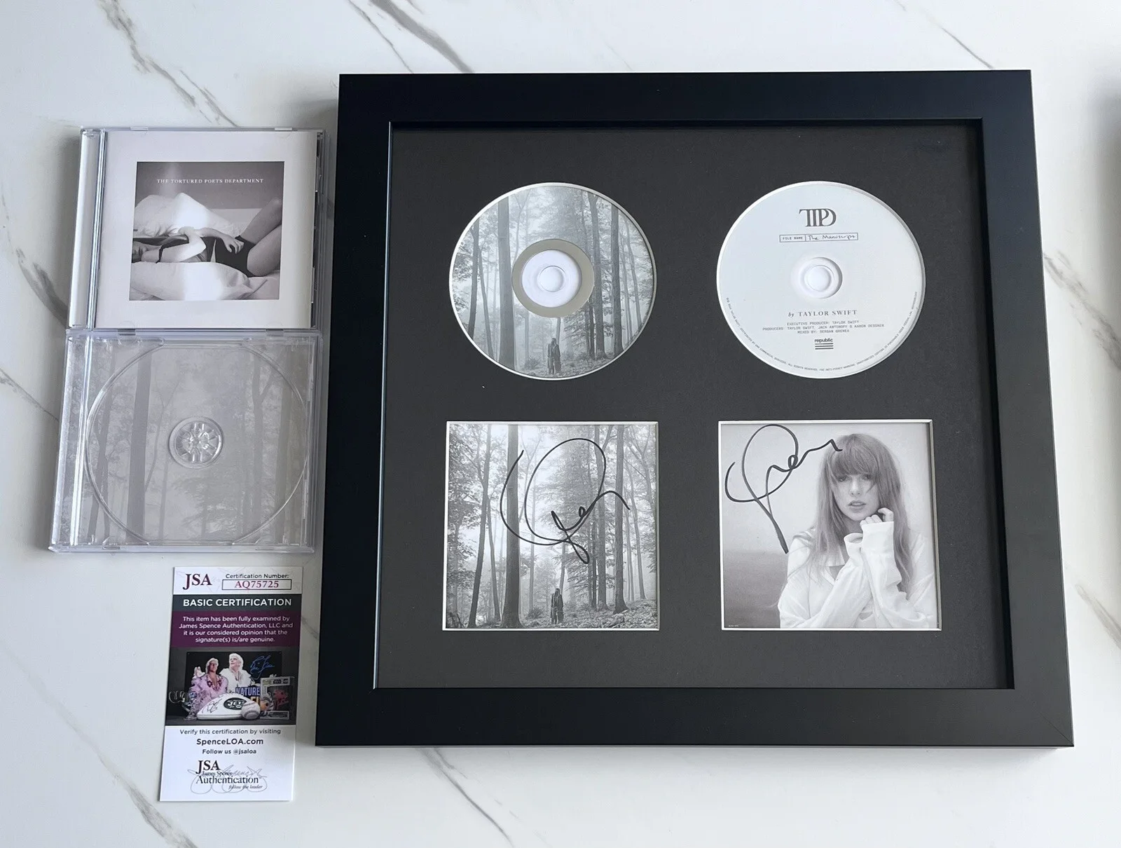 TAYLOR SWIFT FOLKLORE TTPD CD Hand Signed Autograph AUTHENTICATED JSA FRAMED, image 2