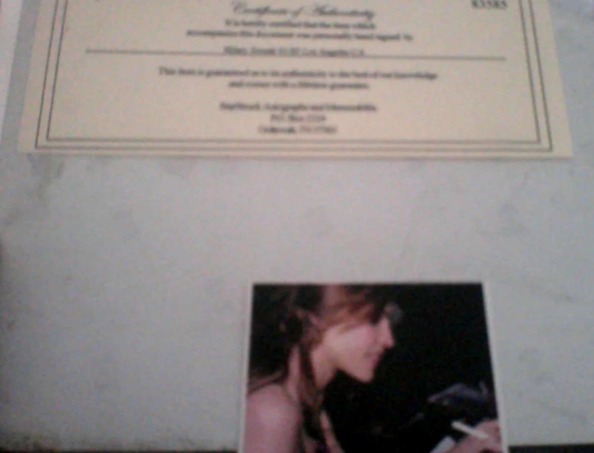 Hilary Swank — Hilary Swank signed Million Dollar Baby color 8x10 + COA + signing photo, изображение 3
