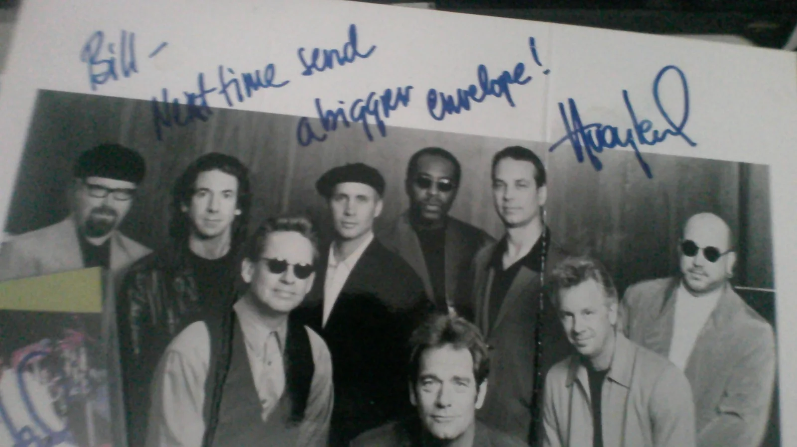 Huey Lewis — Huey Lewis Back to the Future signed Trading Card + Folded 8x10 signed Photo, изображение 3