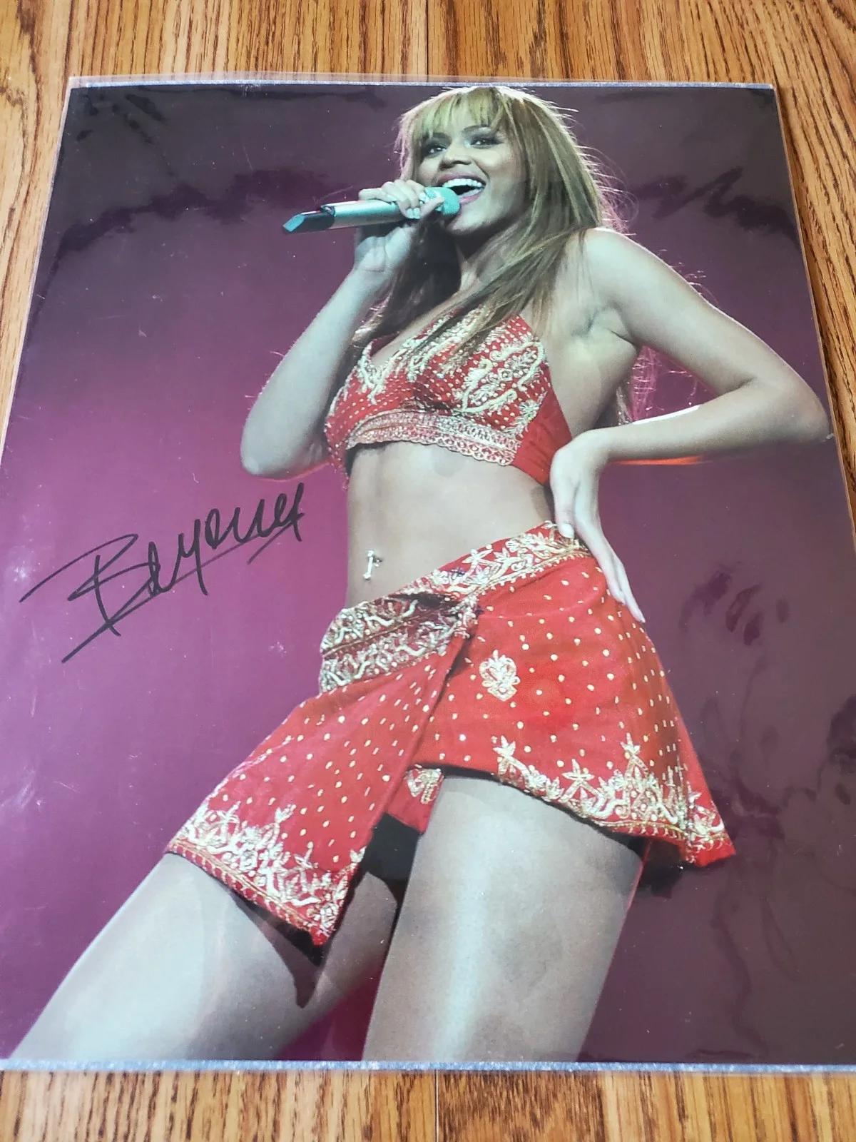 Beyonce — BEYONCE 11 X 14 Autographed Photo with Letter of Authenticity FANTASTIC