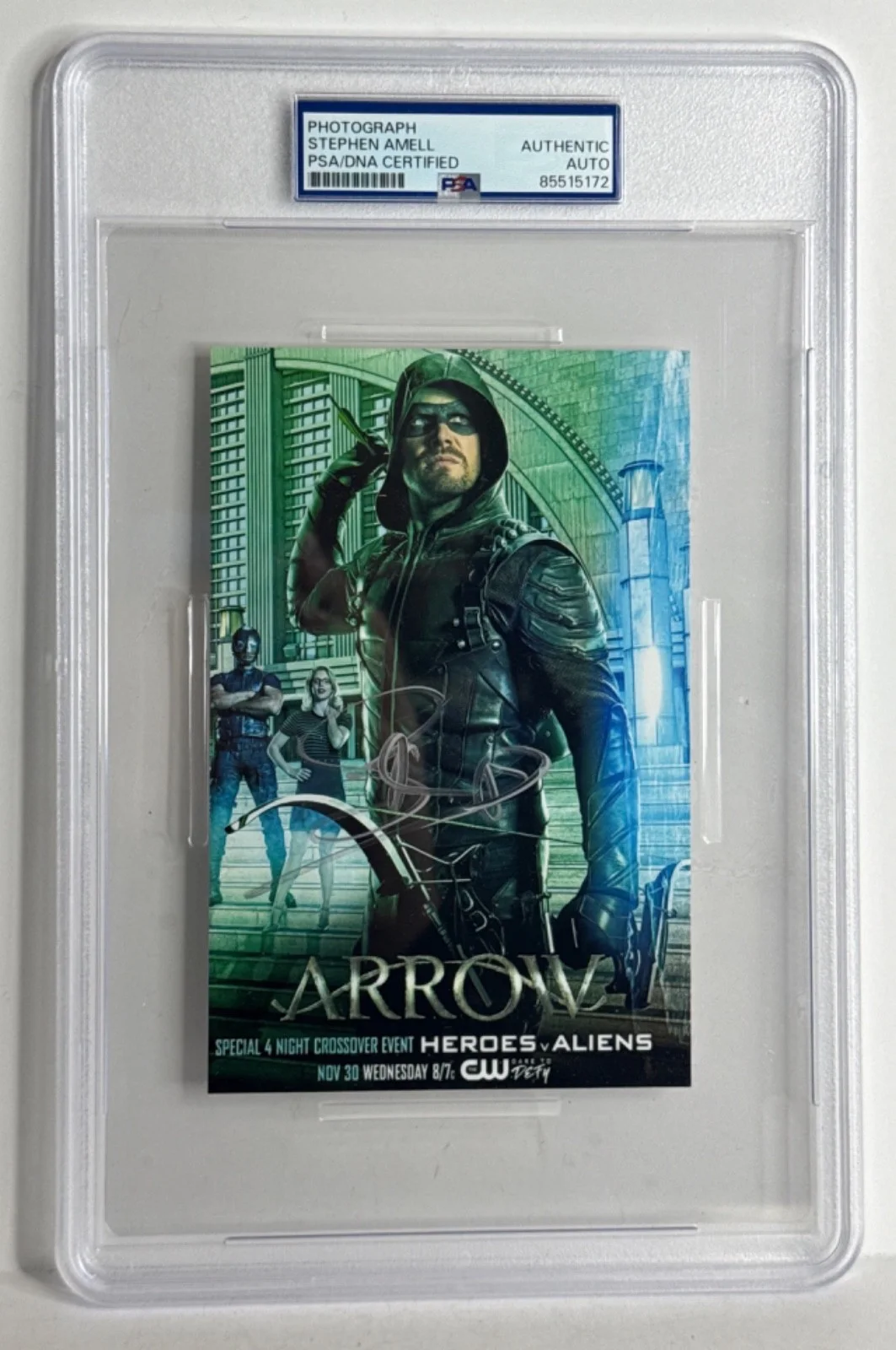 Stephen Amell — Stephen Amell Signed 4x6 Arrow Photo Encapsulated PSA 85515172