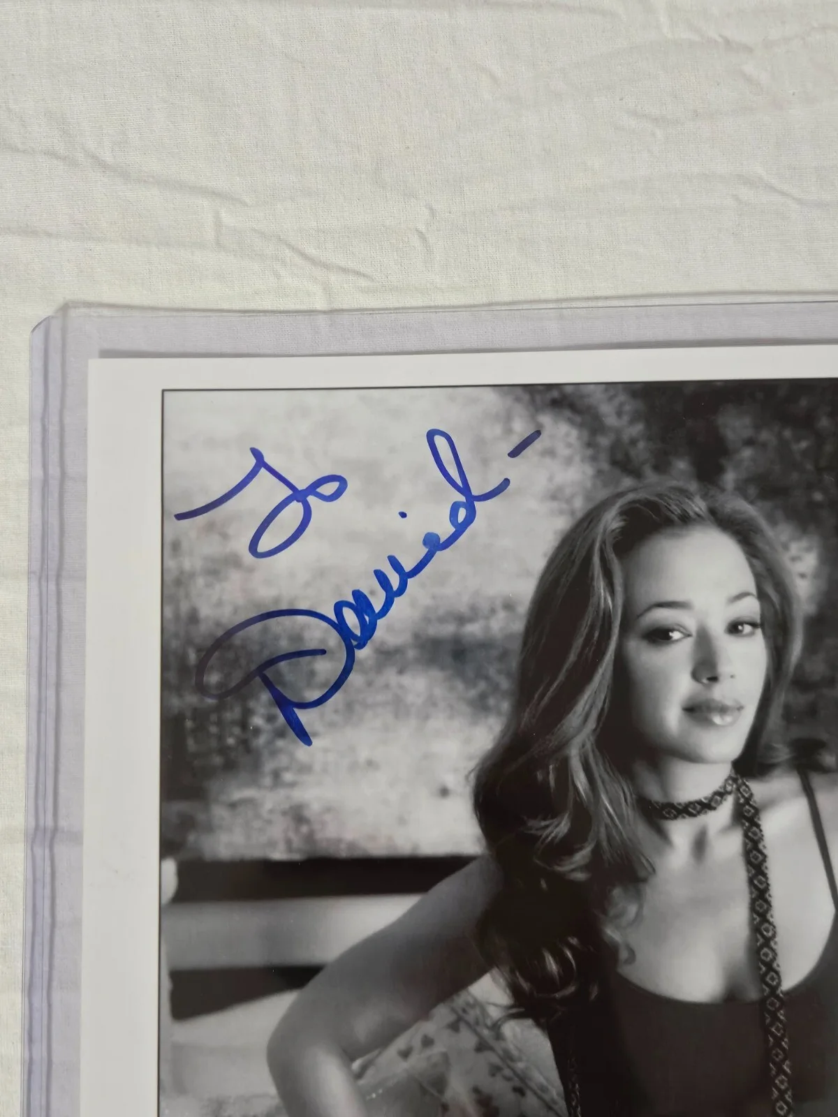 Leah Remini — Leah Remini Signed 8x10. King of Queens. Saved by the Bell. Kevin Can Wait., image 2