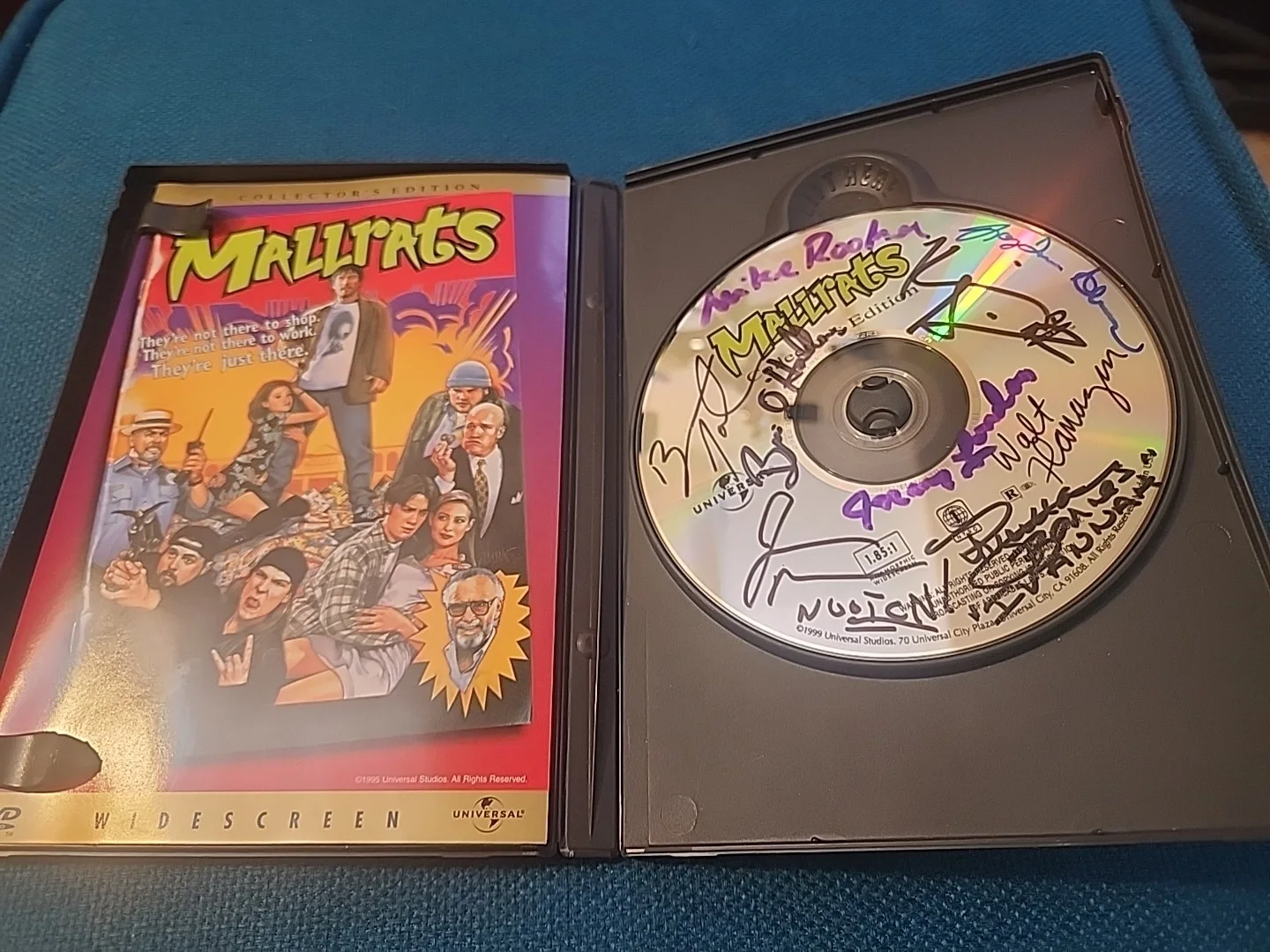 Michael Rooker Kevin Smith Joey Lauren Adams Jason Mewes Brian O — Mallrats DVD Signed By 9 Cast Members Joey Lauren Adams Kevin Smith Jason Mewes, изображение 2