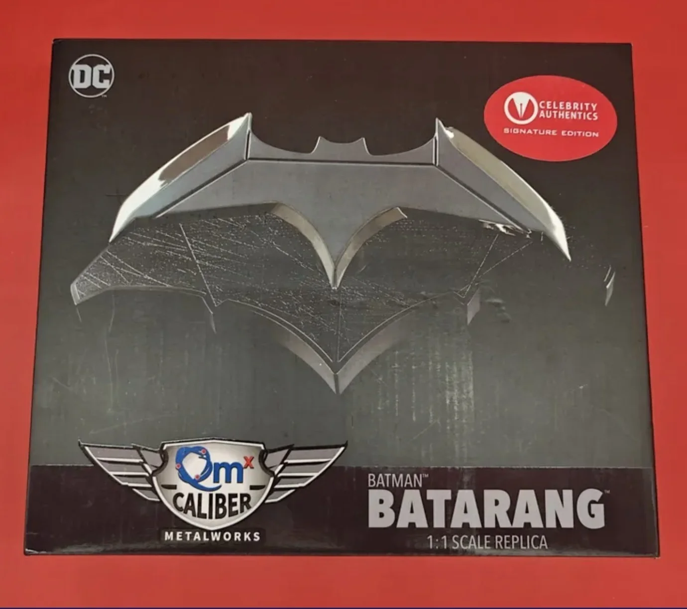 Val Kilmer, Michael Keaton, Adam West — 5x Signed Batman Batarang Set w/ Celebrity Authentics West Kilmer Keaton Affleck, изображение 5