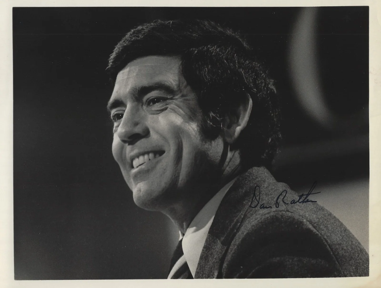 Dan Rather — Dan Rather Autographed Signed 7x9 Photo - CBS ABC NBC News Anchor - w/COA