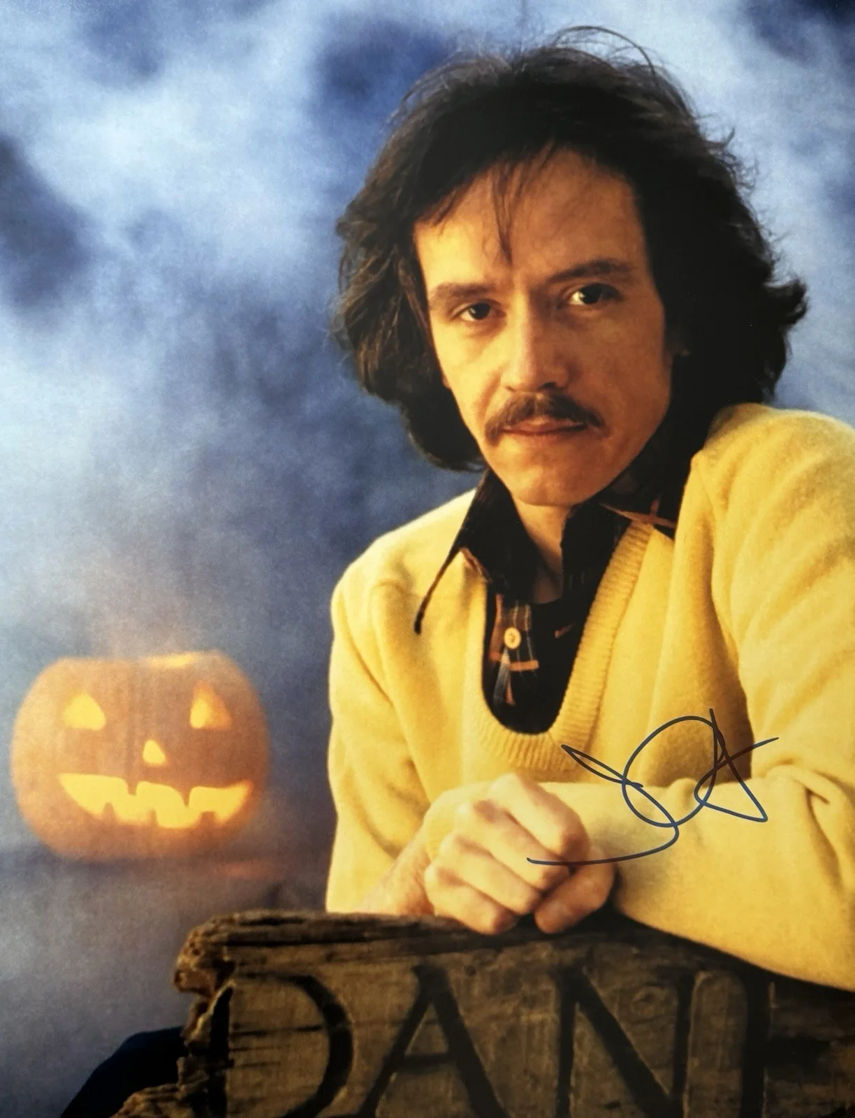 John Carpenter — John Carpenter signed Photo Halloween director 16x20 inch big beckett coa, изображение 2