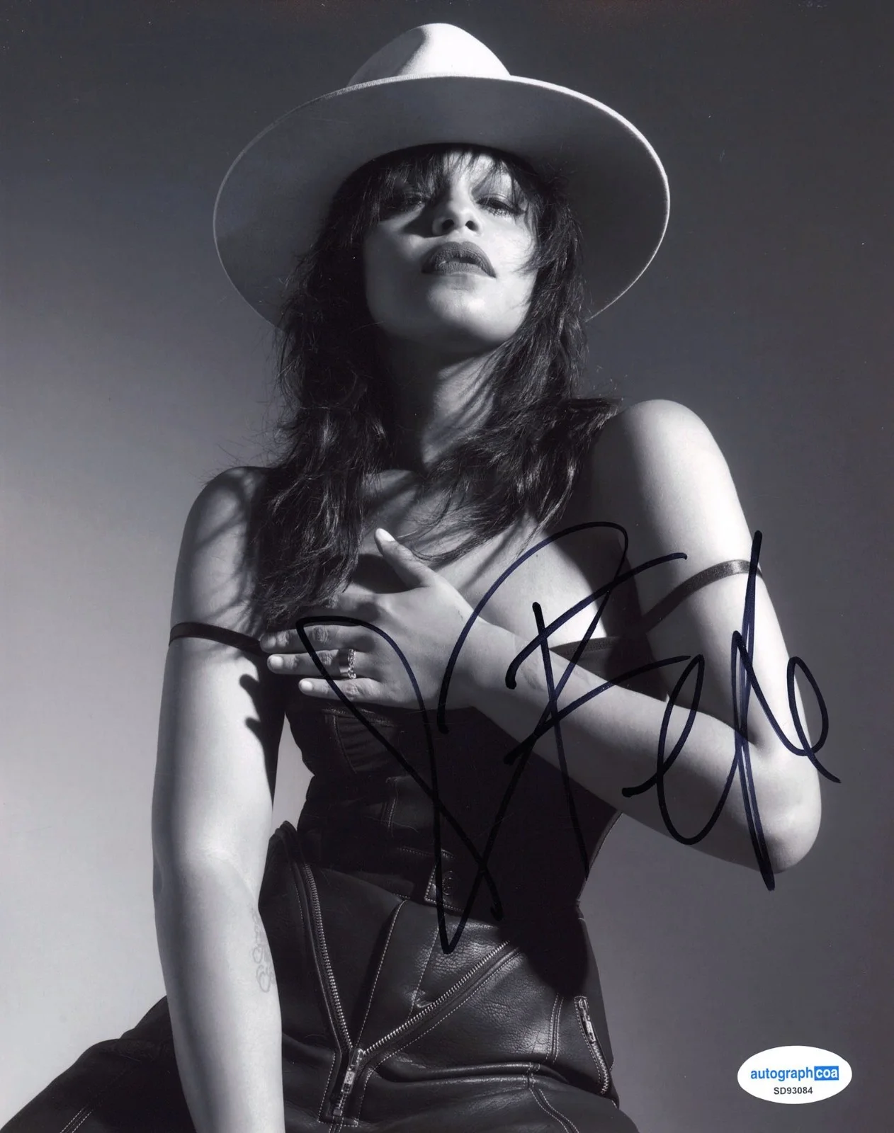 Fefe Dobson — Fefe Dobson signed 8x10 Photo EXACT PROOF c HOT Ghost STUTTERING Singer ACOA COA, изображение 3