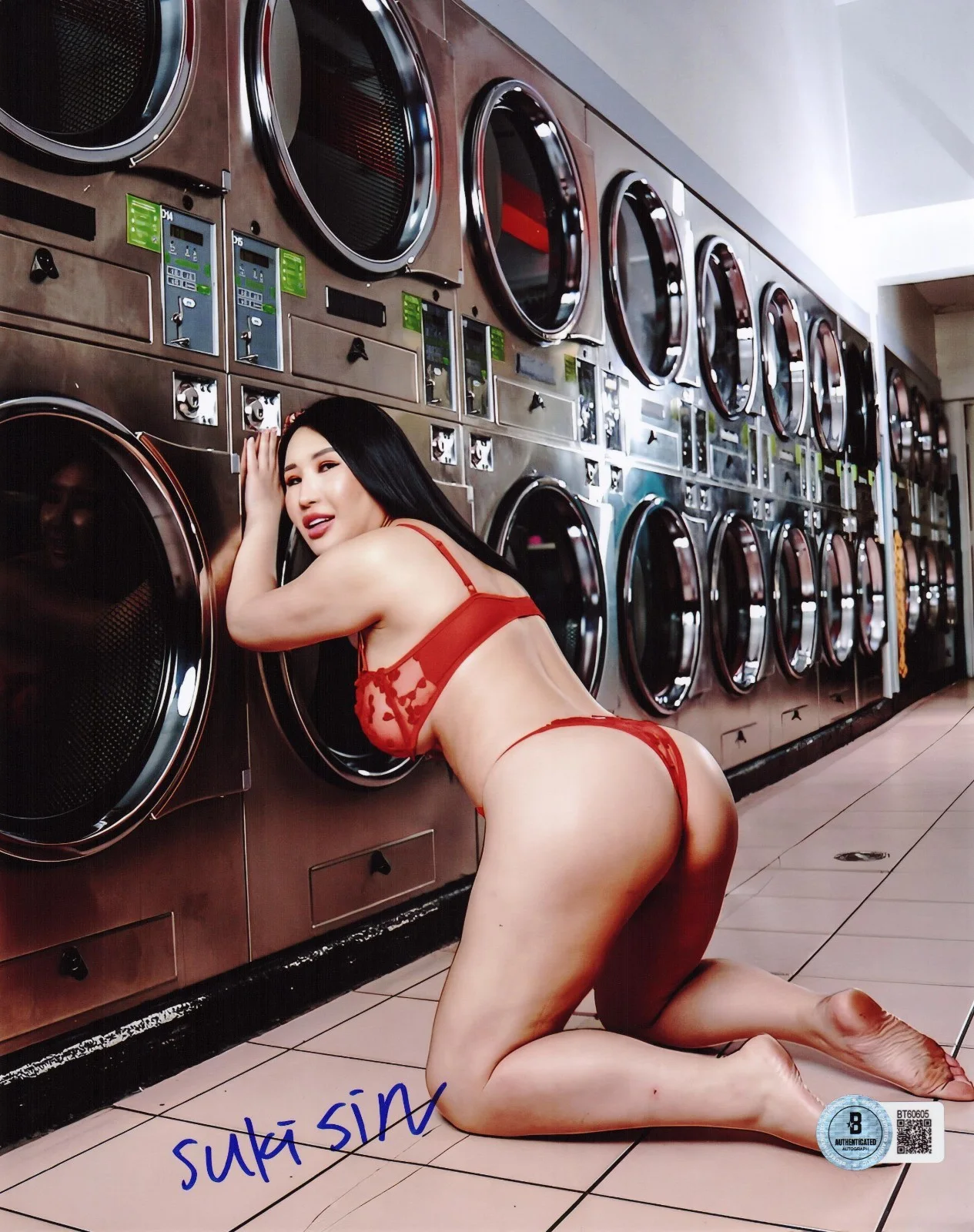 Suki Sin — Hot Sexy Suki Sin Signed 8x10 Photo Adult Star Authentic Autograph Beckett