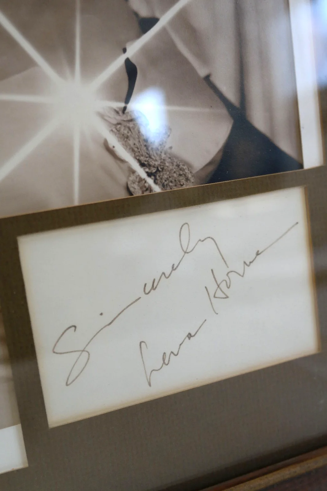 Lena Horne - Jazz Singer/Actress - Get Out of Town - Framed Photo & Autograph, изображение 2