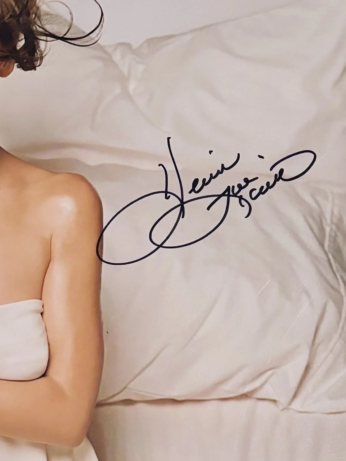Jennifer Love Hewitt Signed 16x20 JSA, image 5