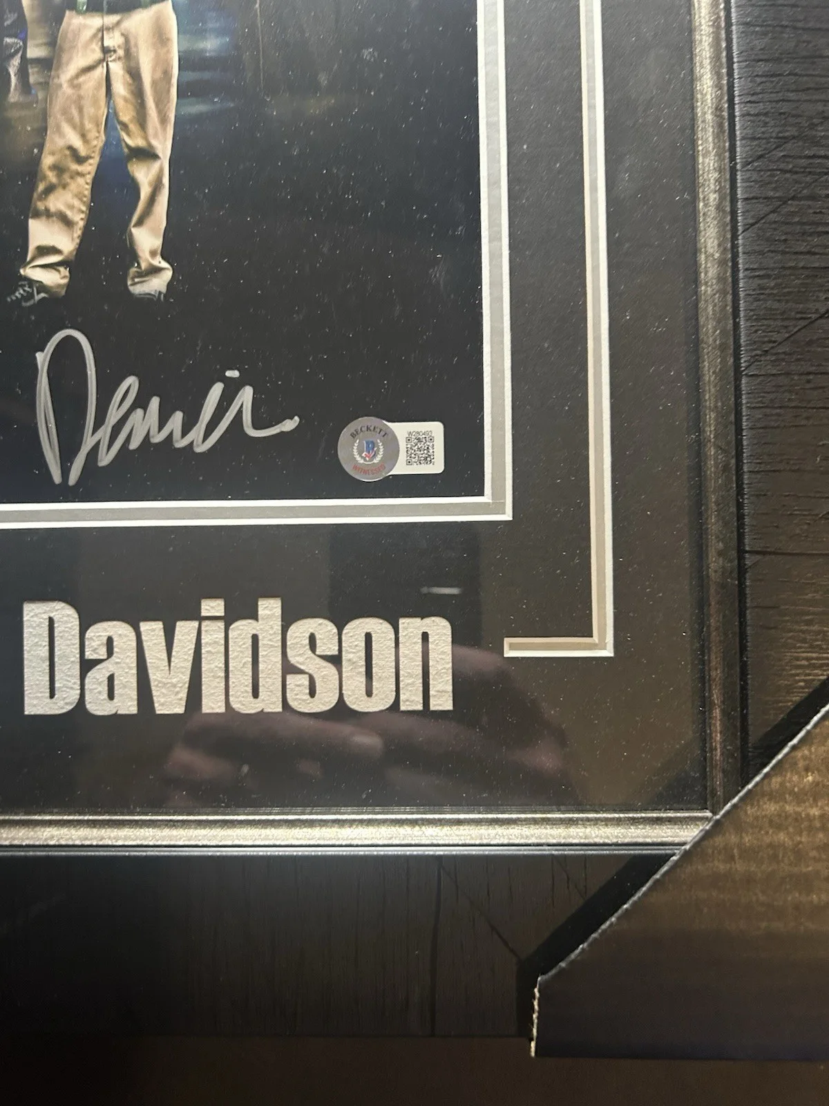 Pete Davidson — Pete Davidson/Saturday Night Live- Autographed Photo Framed And Matted 16x20, изображение 2