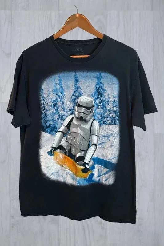 Star Wars Stormtrooper Snowboarding Through Snow Mens Graphic T Shirt Medium, изображение 2