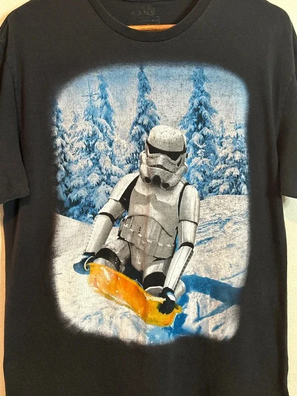 Star Wars Stormtrooper Snowboarding Through Snow Mens Graphic T Shirt Medium, изображение 3