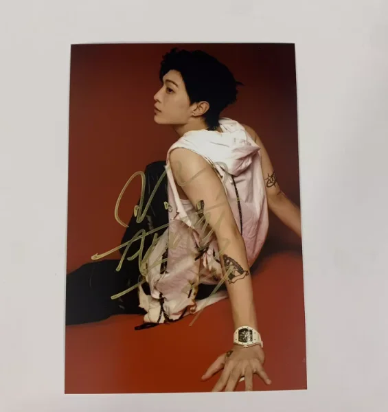 Fan Chengcheng Signature Photo 6-Inch Celebrity Signature Photo, изображение 2