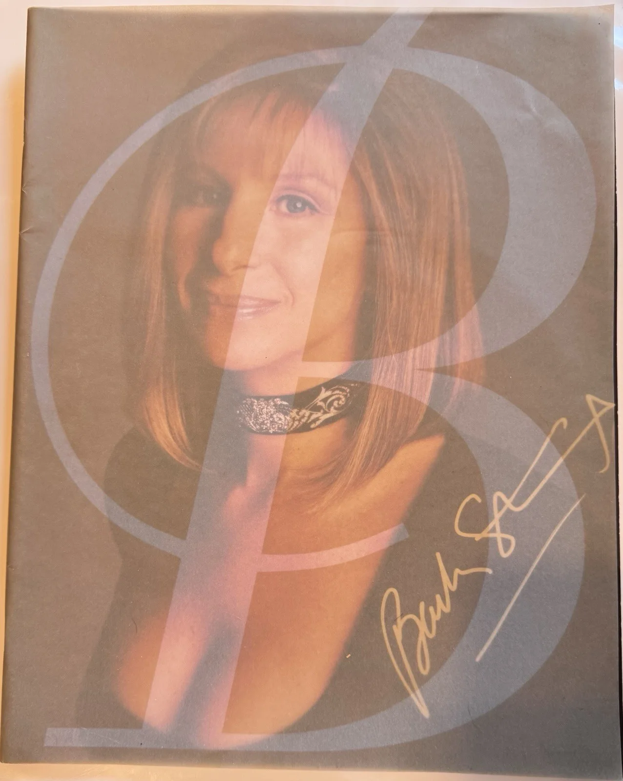 Barbra Streisand , Signed Autographed , Tour Progam Book, изображение 2