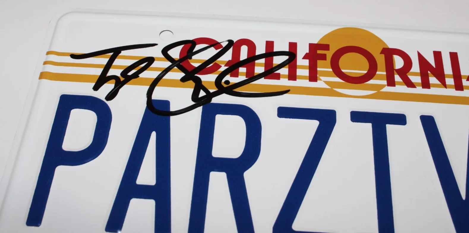 TYE SHERIDAN SIGNED READY PLAYER ONE 'PARZIVAL' MOVIE LICENSE PLATE BECKETT COA, image 3