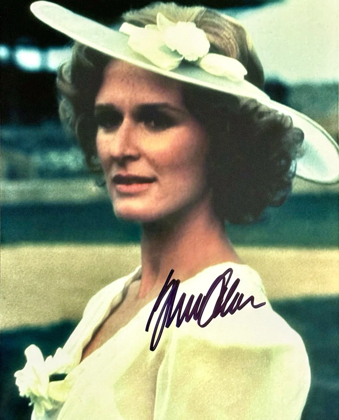 Glenn Close — GLENN CLOSE HAND SIGNED 8X10 THE NATURAL IRIS NEW YORK KNIGHTS CHICAGO WRIGLEY