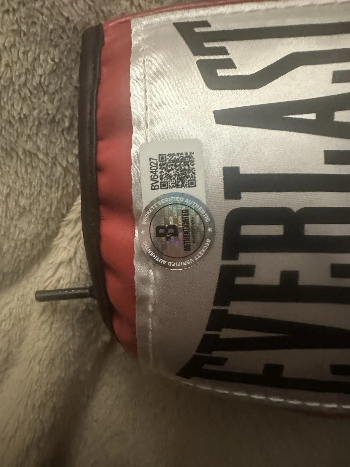Dolph Lundgren — Dolph Lundgren Signed Red Everlast Boxing Glove Rocky IV 'Drago Beckett Bas, image 2