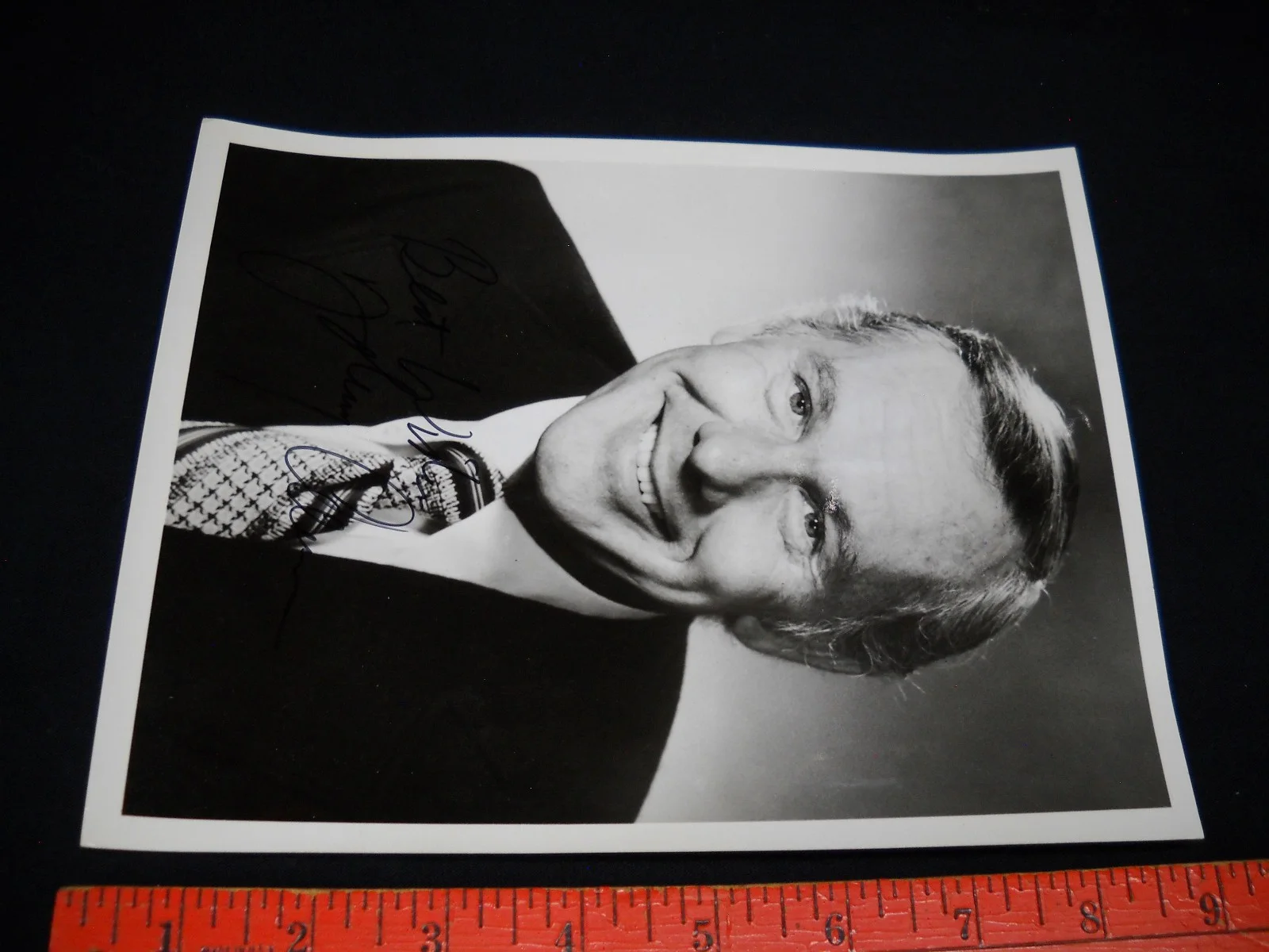 Johnny Carson — 7 1/4 x 8 3/4 Original Publicity Photo Signed byJohnny Carson Tonight Show, изображение 4