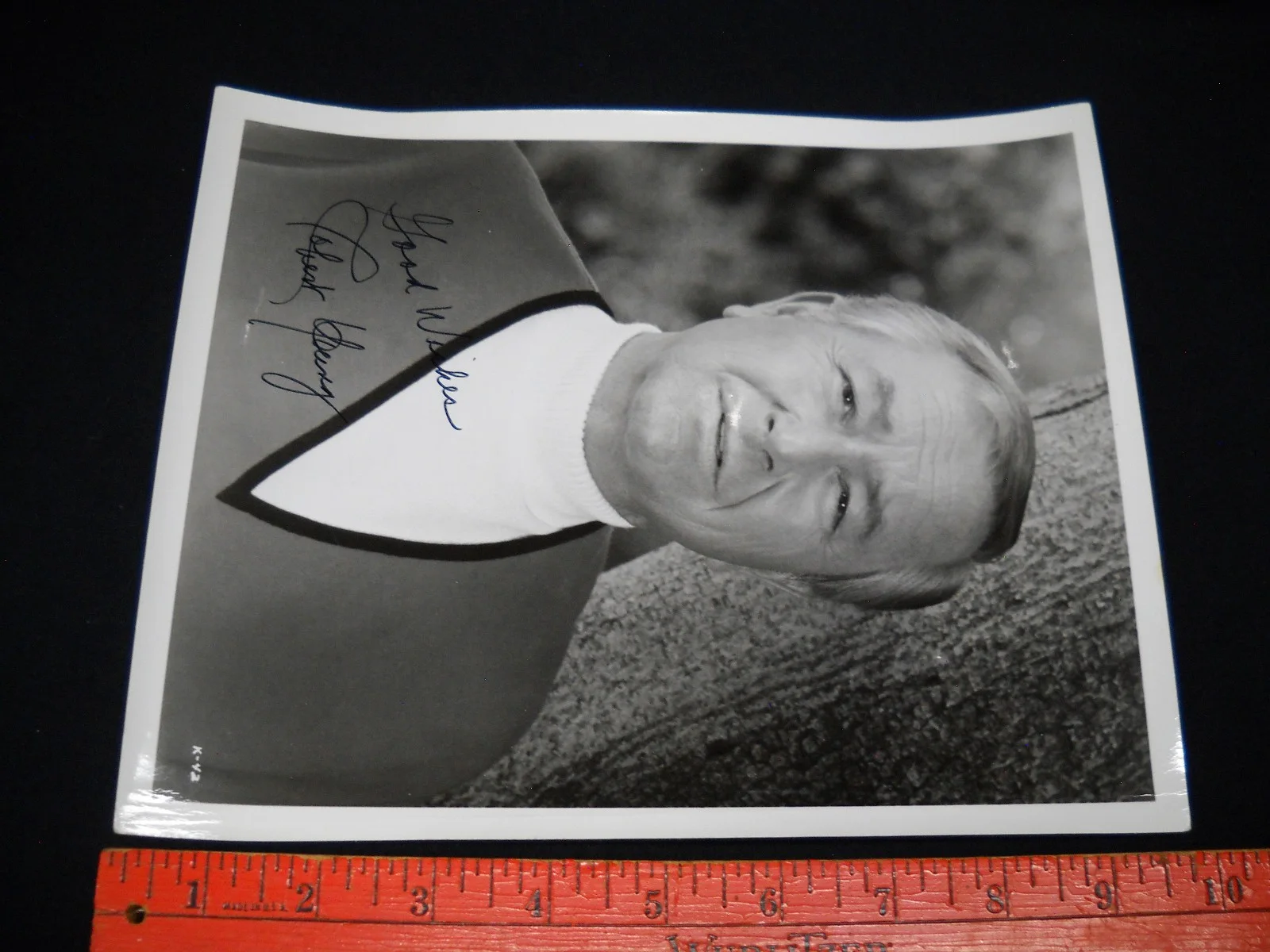 Robert Young — 8x10 Original Publicity Photo Signed by Robert Young Marcus Welby Father Knows, image 2