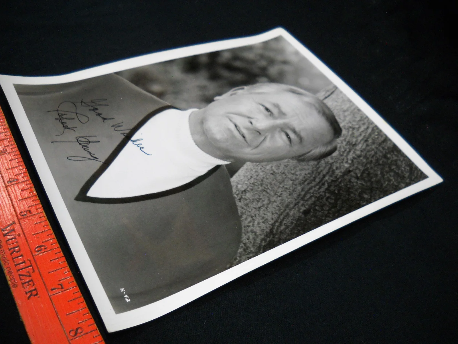 Robert Young — 8x10 Original Publicity Photo Signed by Robert Young Marcus Welby Father Knows, image 4