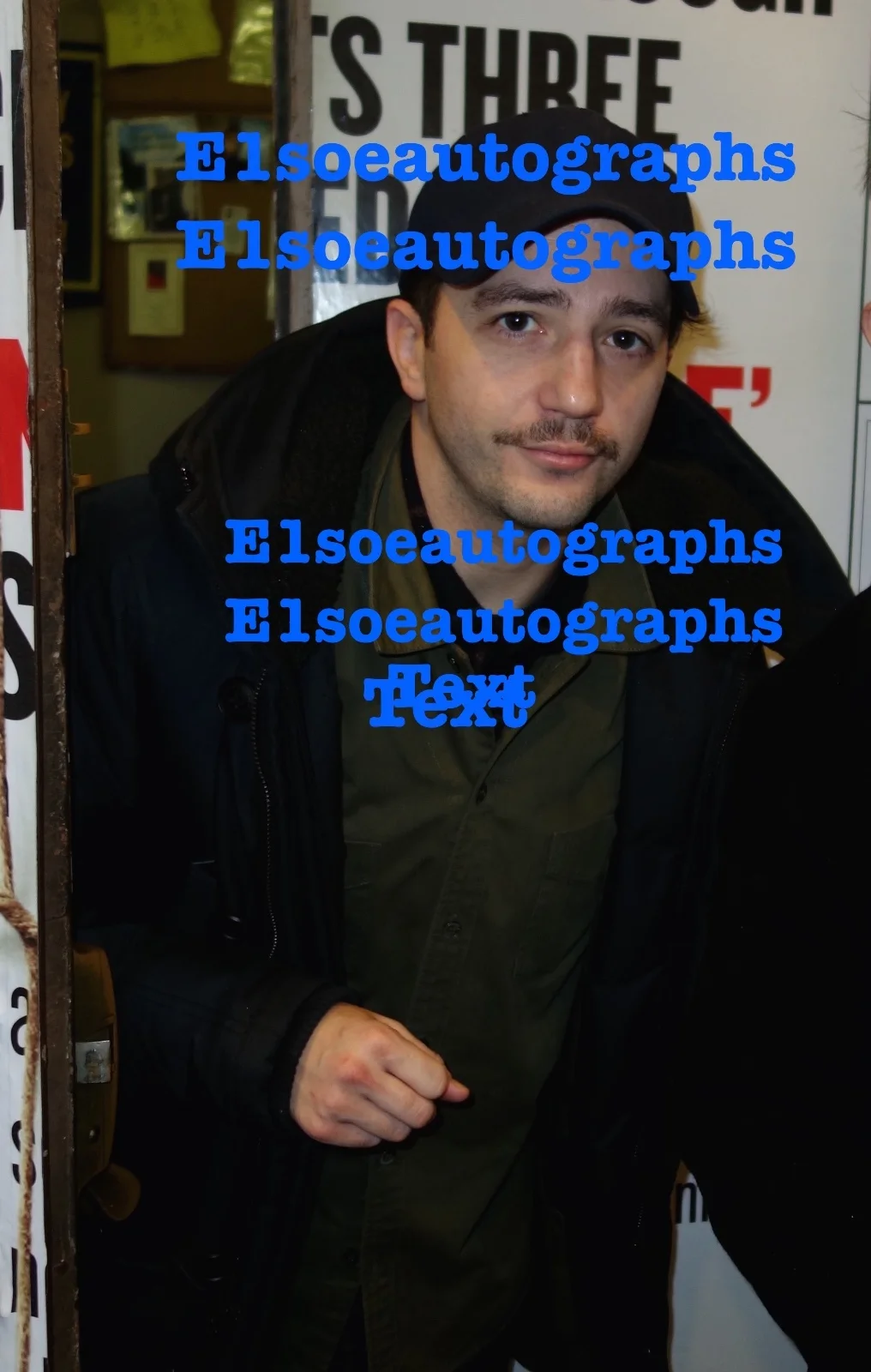 John Magaro signed 8x10 photo - In Person Proof. The Big Short., изображение 2