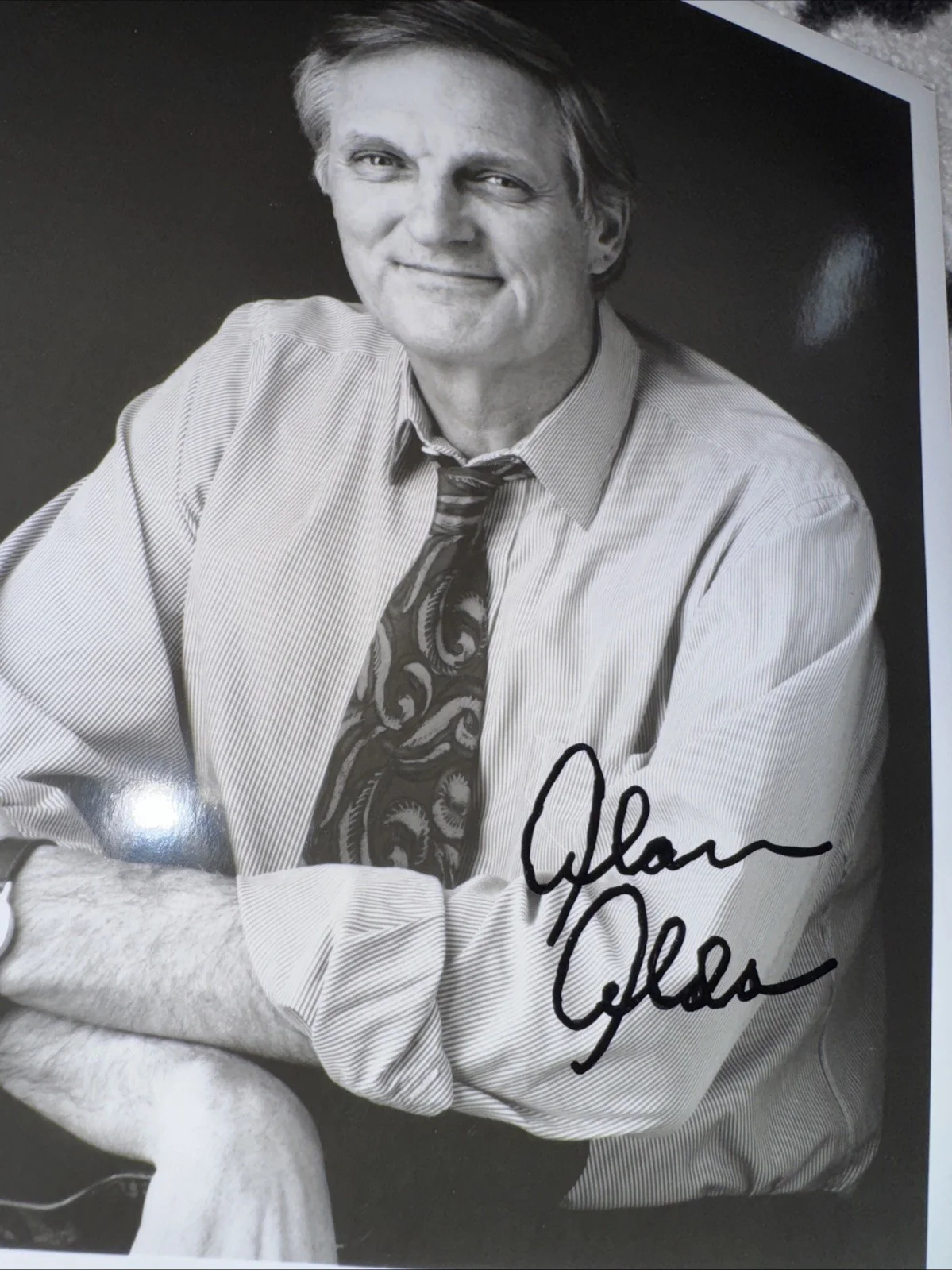 Alan Alda — Signed Alan Alda 8x10 Photo, image 3