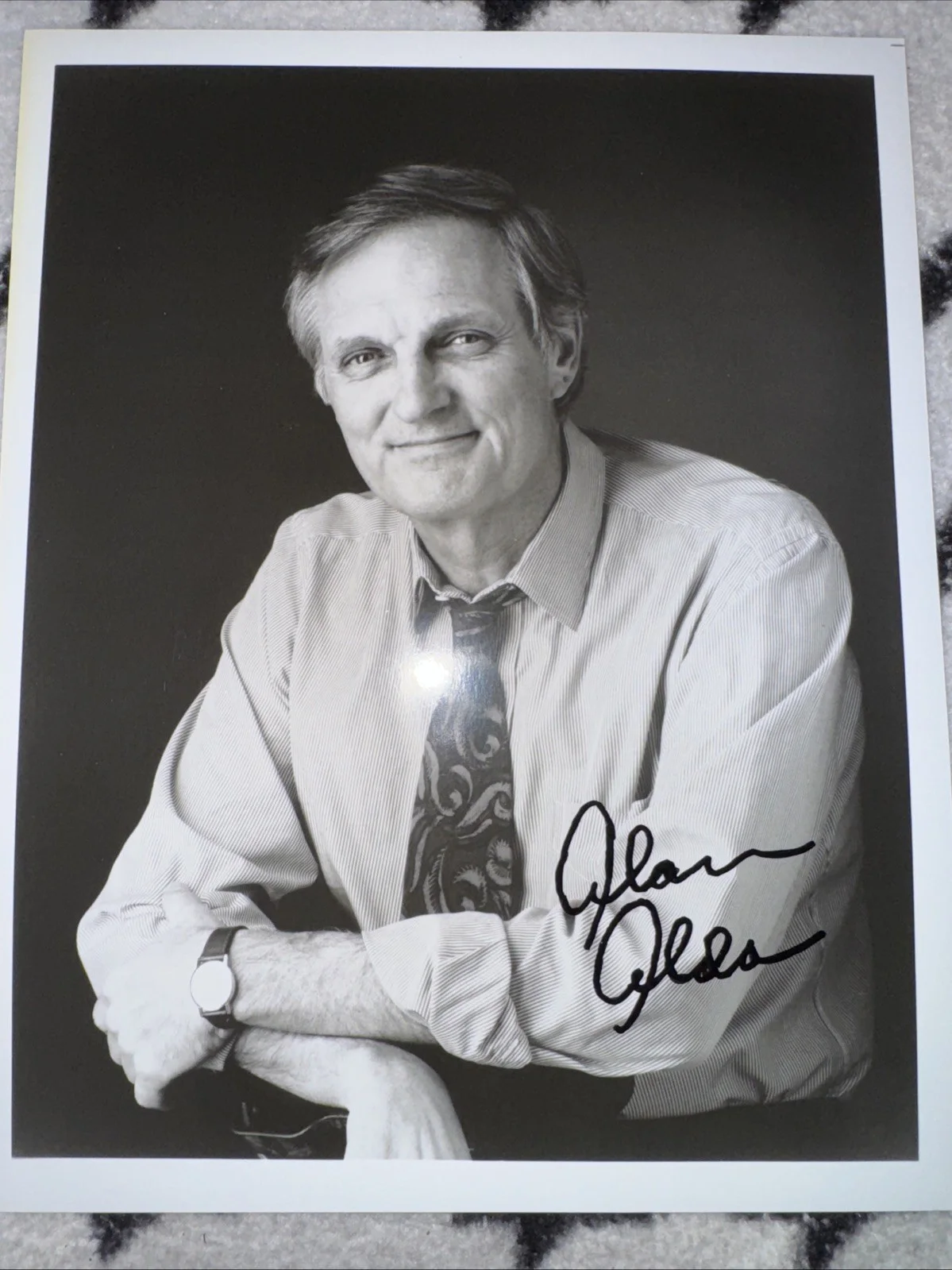 Alan Alda — Signed Alan Alda 8x10 Photo, image 4