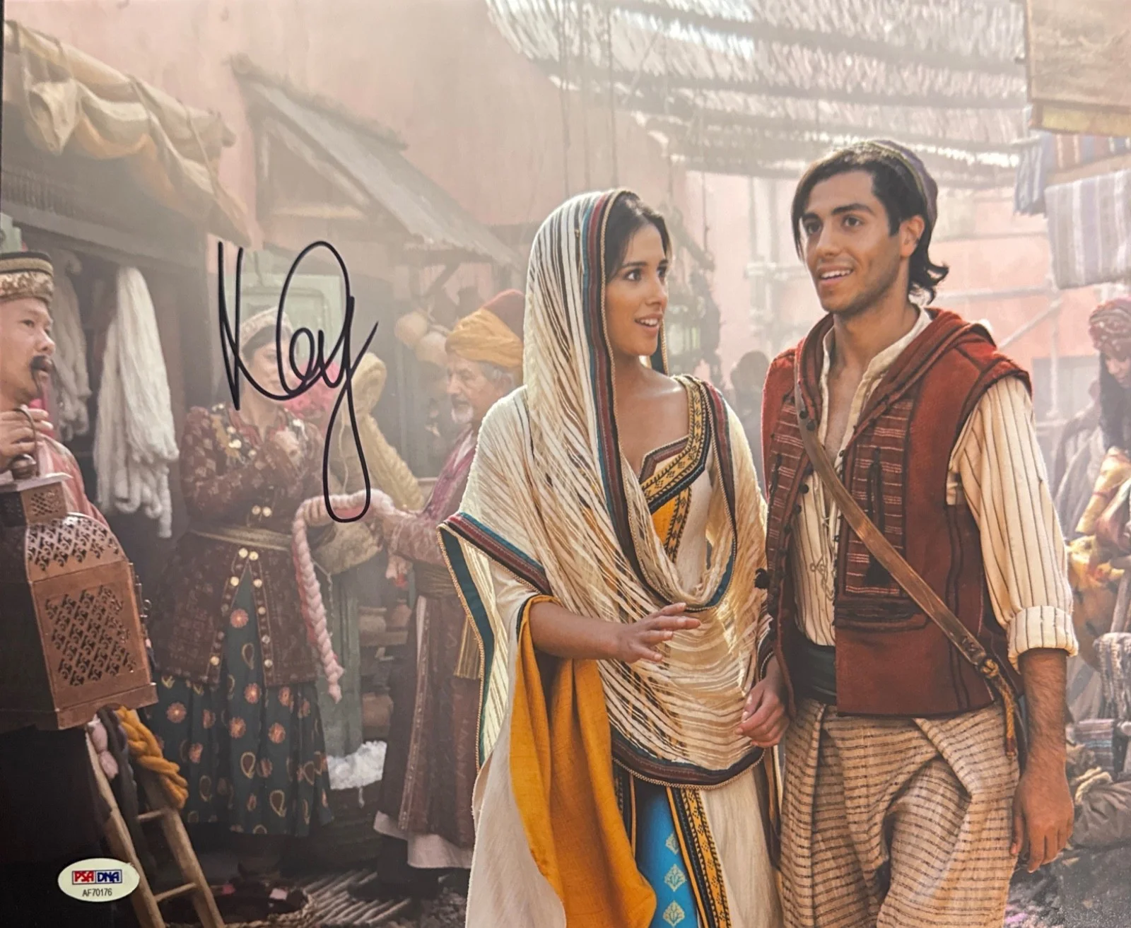 Naomi Scott — Naomi Scott Signed 11x14 Disney Aladdin Photo PSA AF70176