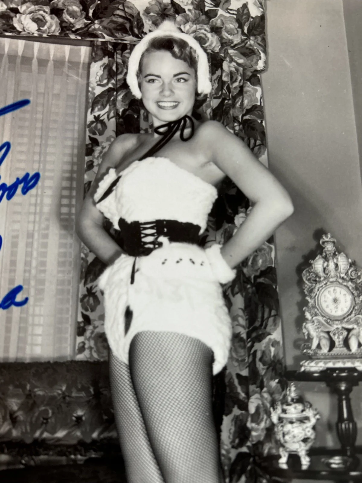 Terry Moore — TERRY MOORE sexy Hollywood 8 1/2 X 11 snow bunny pinup photo SIGNED w/COA, изображение 4